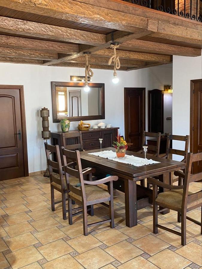 Casa Rural Montes De Trigo Херес-де-лос-Кабальерос Экстерьер фото